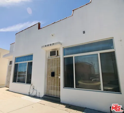 8005 S Van Ness Avenue
