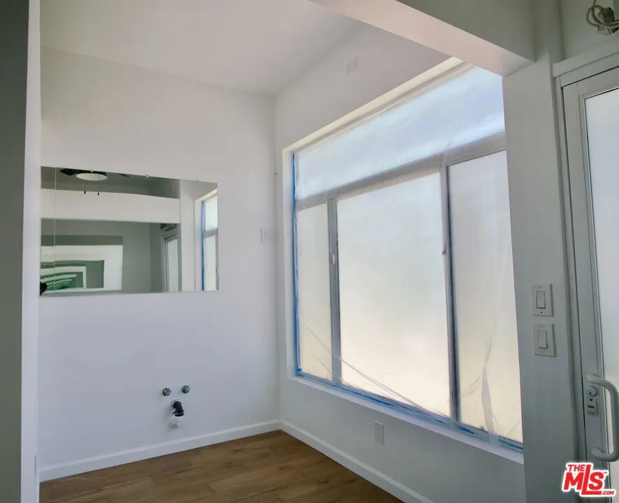 8005 S Van Ness Avenue Inglewood, CA 90305