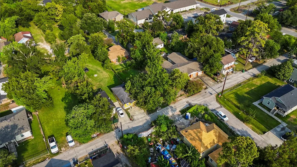 3811 Love Street Houston, TX 77026