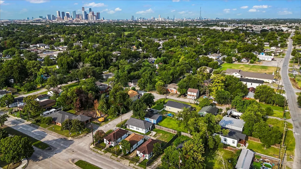 3811 Love Street Houston, TX 77026