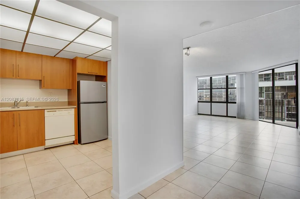 1901 Brickell Ave #B1702 Miami, FL 33129