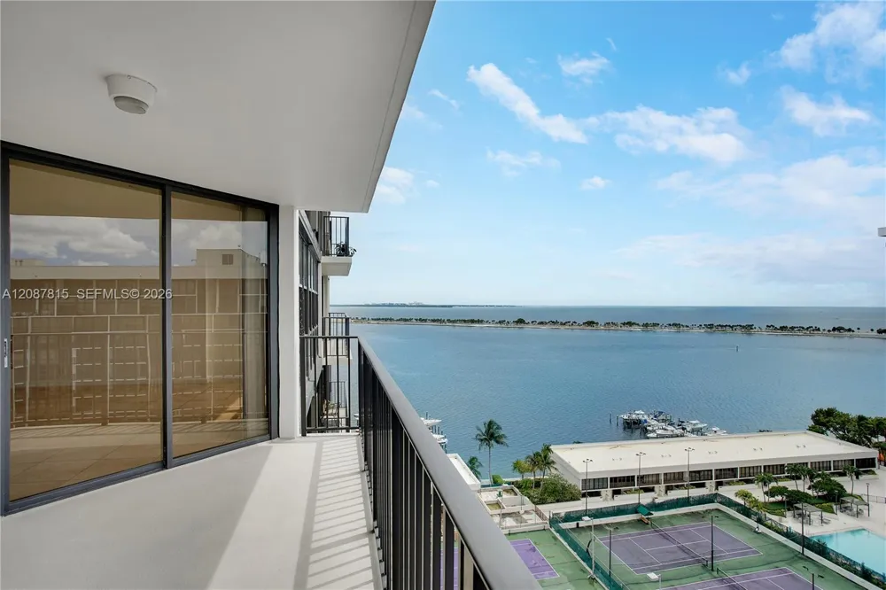 1901 Brickell Ave #B1702 Miami, FL 33129