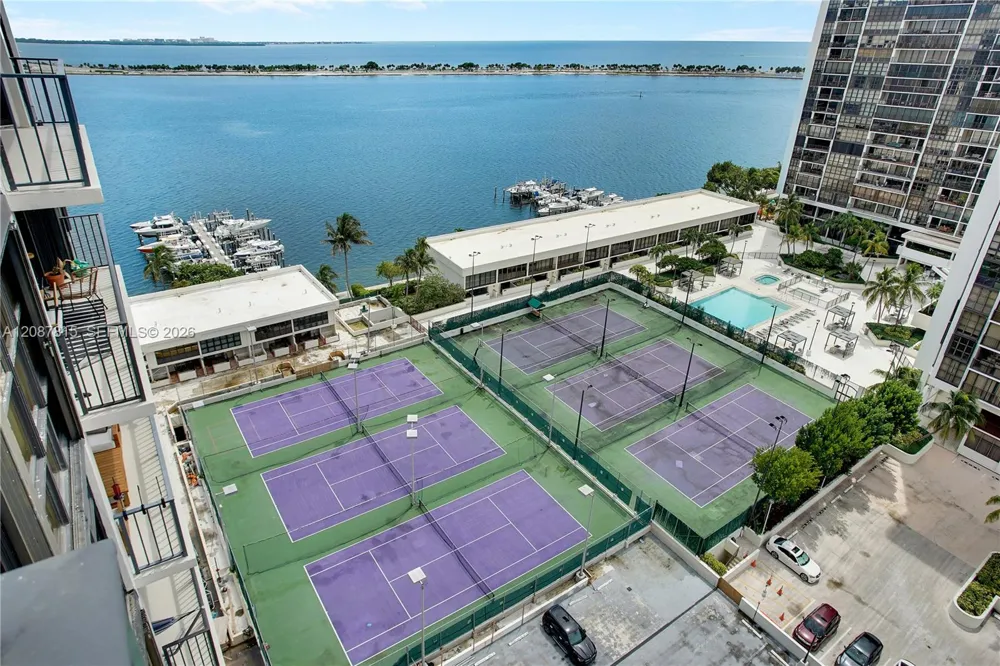 1901 Brickell Ave #B1702 Miami, FL 33129