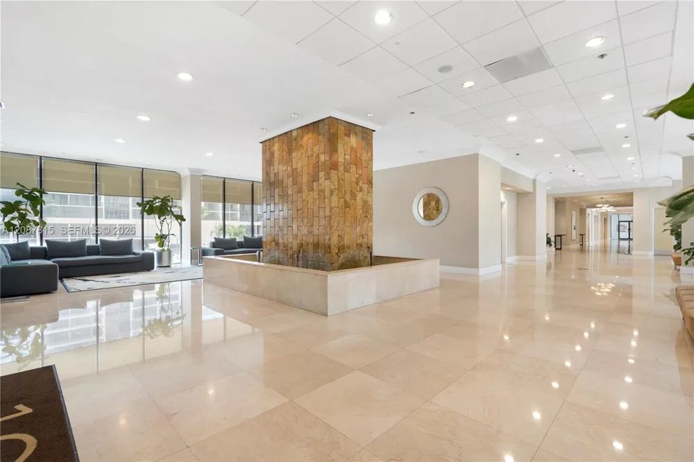 1901 Brickell Ave #B1702 Miami, FL 33129