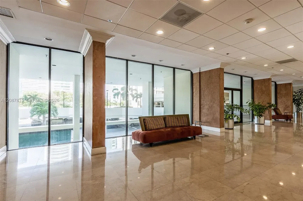 1901 Brickell Ave #B1702 Miami, FL 33129