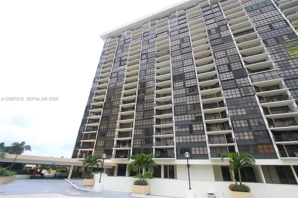 1901 Brickell Ave #B1702 Miami, FL 33129
