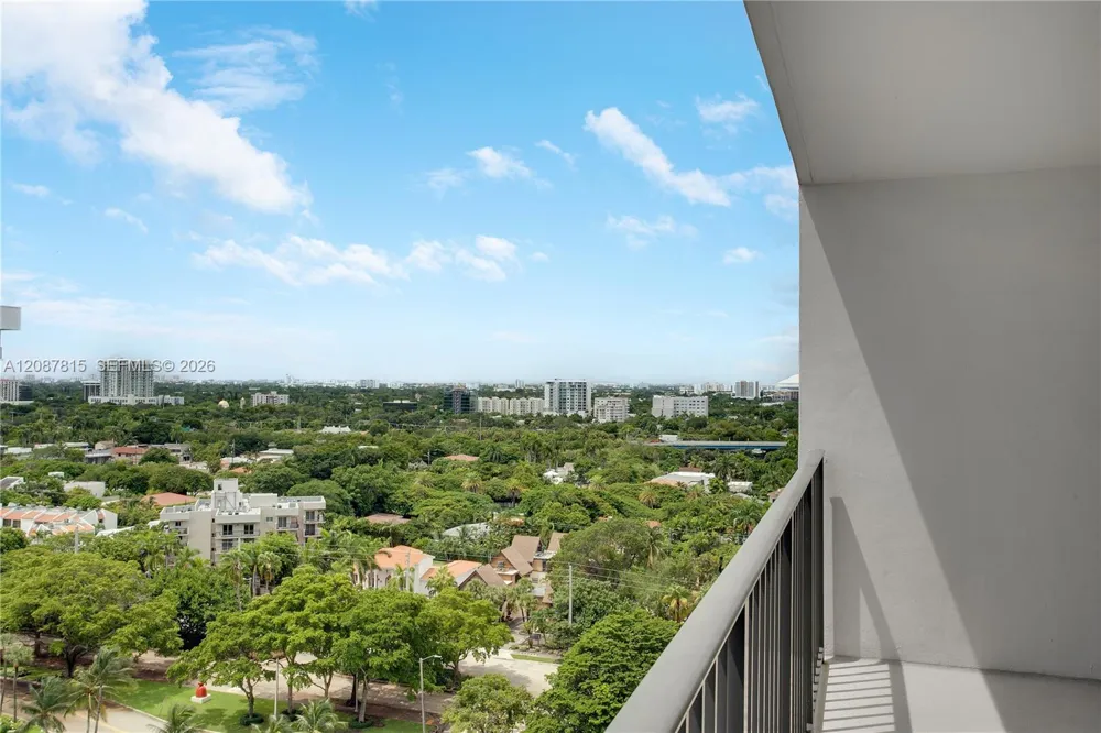 1901 Brickell Ave #B1702 Miami, FL 33129