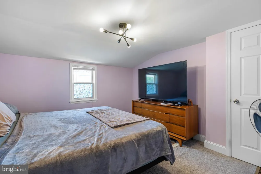 2404 LINCOLN AVENUE Claymont, DE 19703