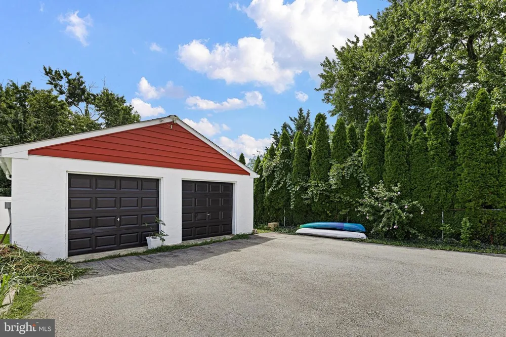 2404 LINCOLN AVENUE Claymont, DE 19703