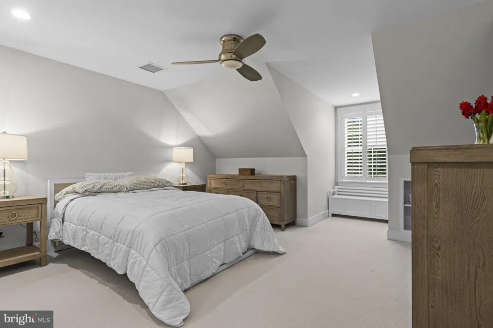 202 ARROWWOOD LANE Chadds Ford, PA 19317