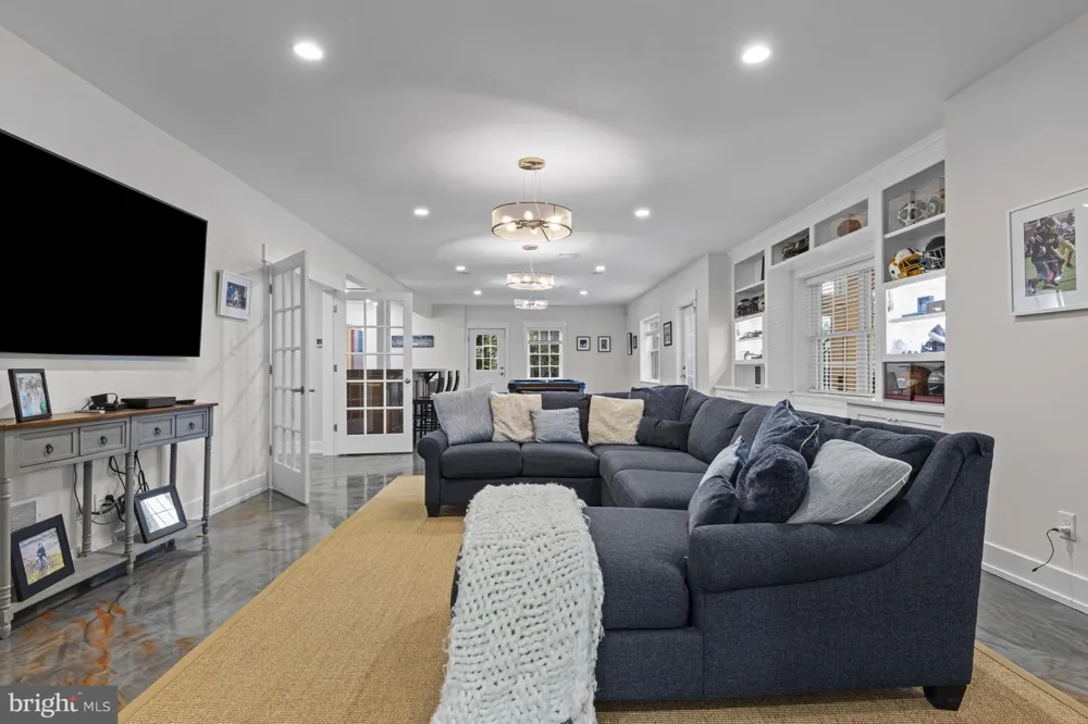 202 ARROWWOOD LANE Chadds Ford, PA 19317
