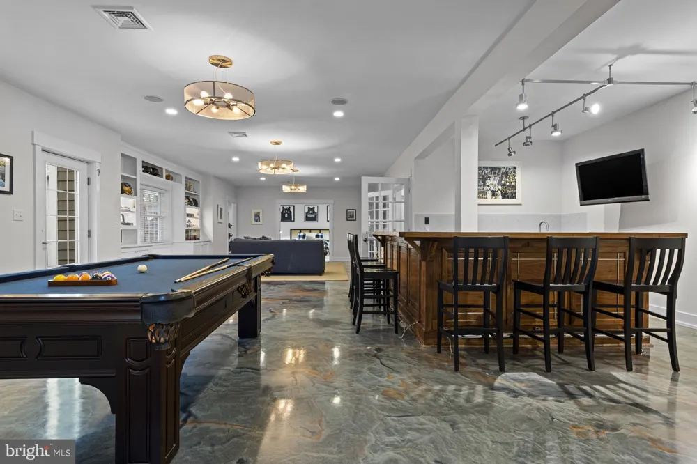 202 ARROWWOOD LANE Chadds Ford, PA 19317