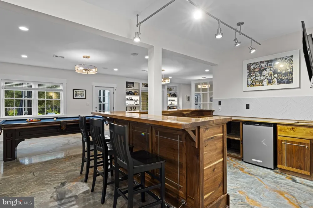 202 ARROWWOOD LANE Chadds Ford, PA 19317