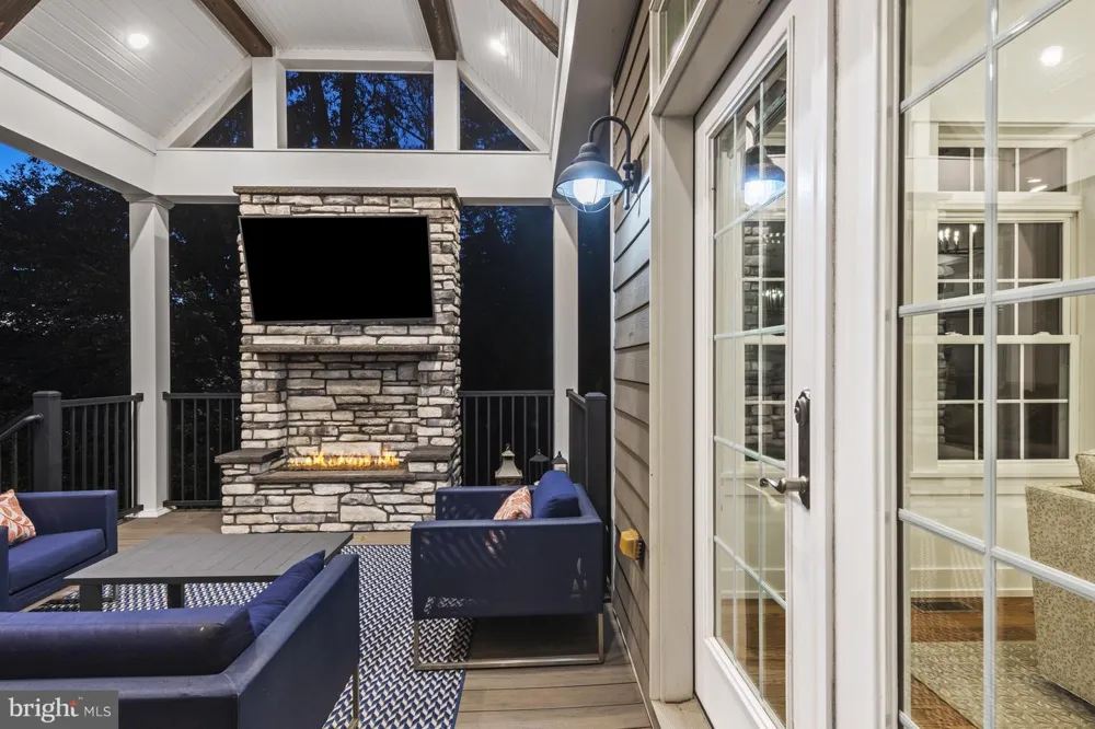 202 ARROWWOOD LANE Chadds Ford, PA 19317