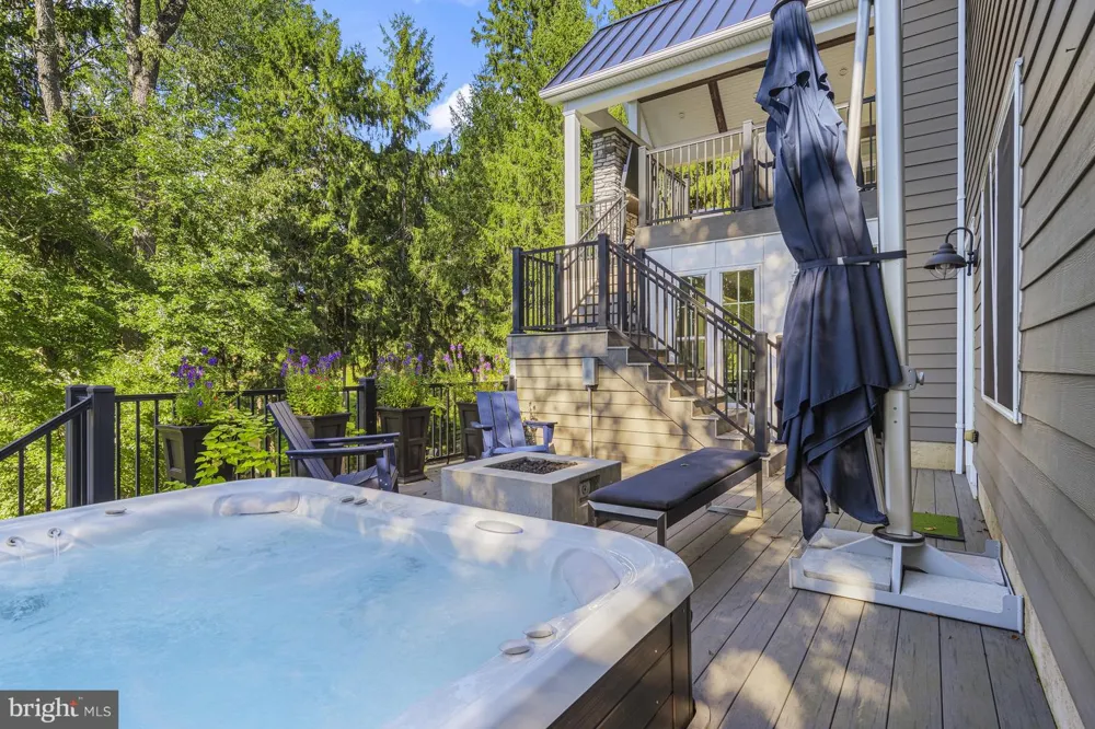202 ARROWWOOD LANE Chadds Ford, PA 19317