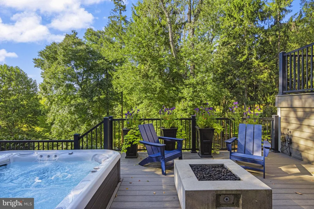 202 ARROWWOOD LANE Chadds Ford, PA 19317