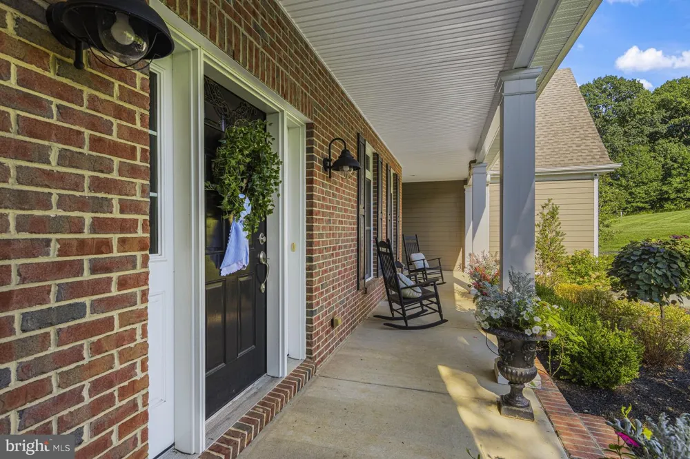 202 ARROWWOOD LANE Chadds Ford, PA 19317