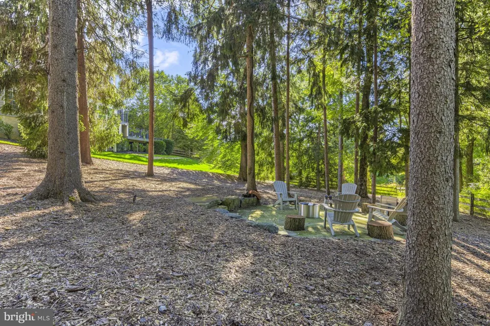202 ARROWWOOD LANE Chadds Ford, PA 19317
