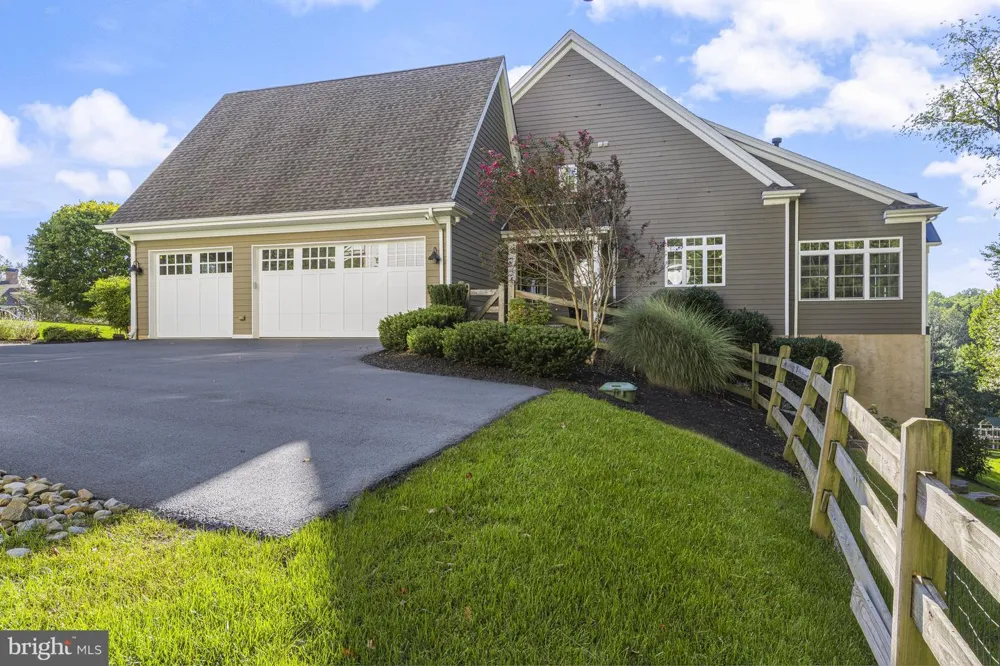 202 ARROWWOOD LANE Chadds Ford, PA 19317