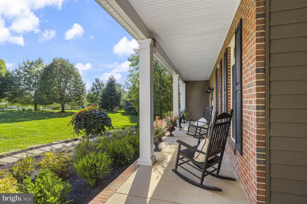 202 ARROWWOOD LANE Chadds Ford, PA 19317