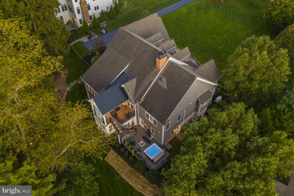 202 ARROWWOOD LANE Chadds Ford, PA 19317