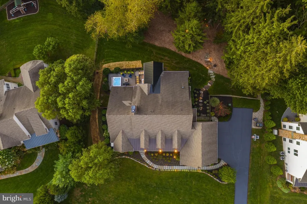 202 ARROWWOOD LANE Chadds Ford, PA 19317