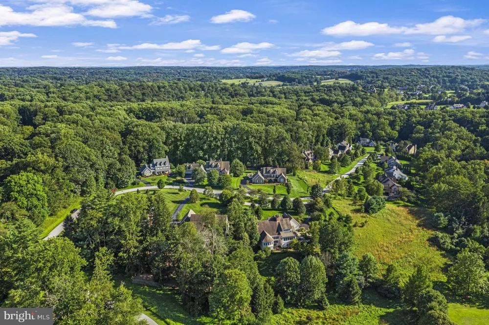 202 ARROWWOOD LANE Chadds Ford, PA 19317