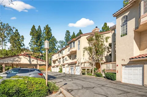 688 Indian Oak Lane #102