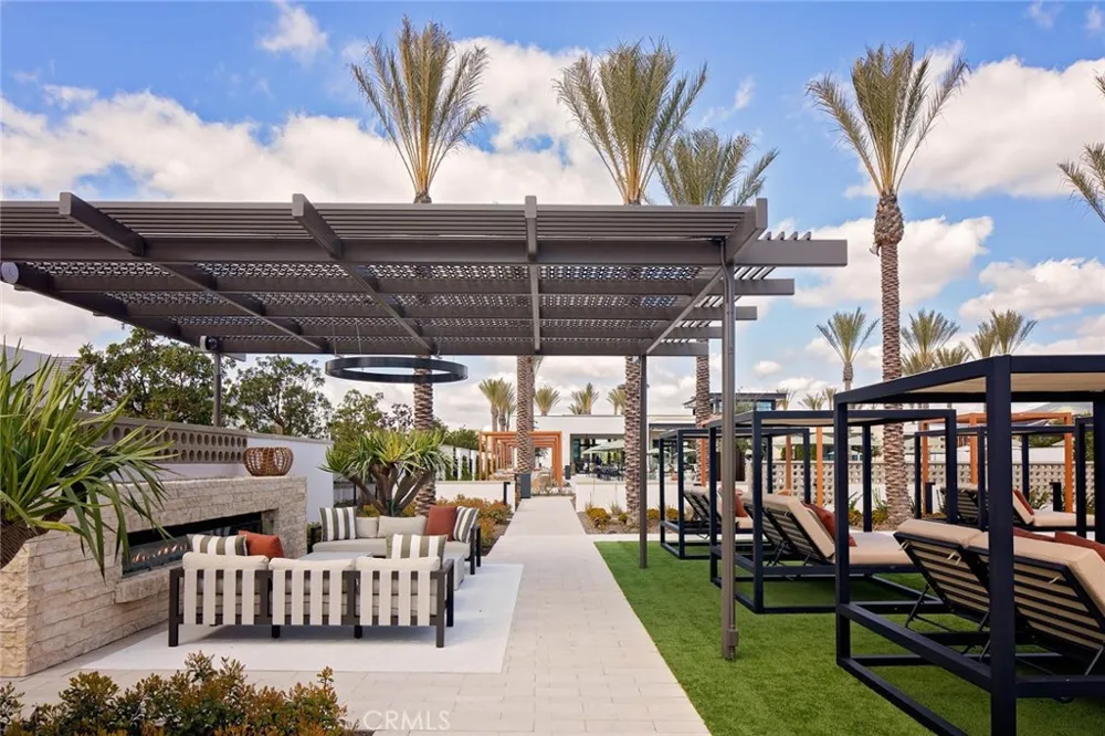 110 Orange Grv Lake Forest, CA 92630