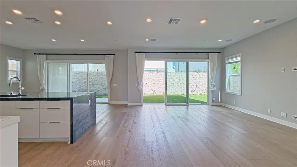 110 Orange Grv Lake Forest, CA 92630