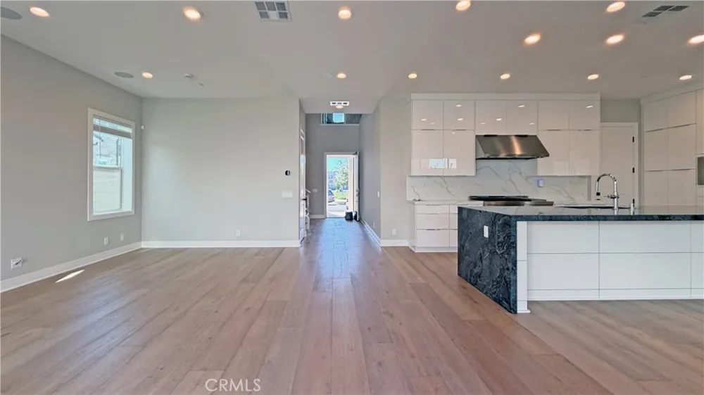 110 Orange Grv Lake Forest, CA 92630