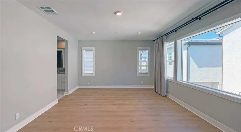110 Orange Grv Lake Forest, CA 92630