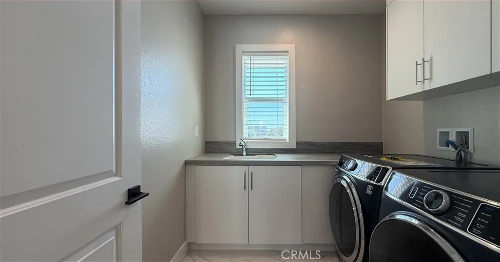 110 Orange Grv Lake Forest, CA 92630