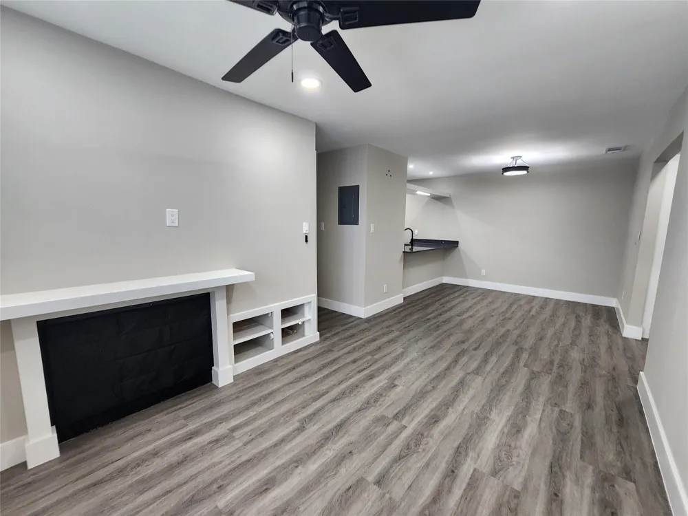 2200 E Trinity Mills Road #201 Carrollton, TX 75006