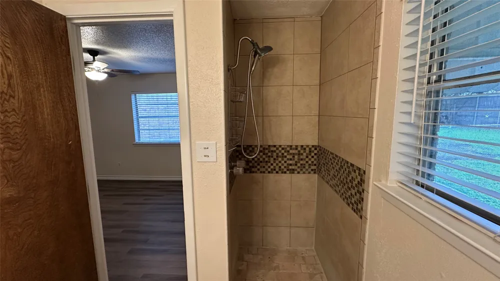 5916 Kary Lynn Drive S Watauga, TX 76148