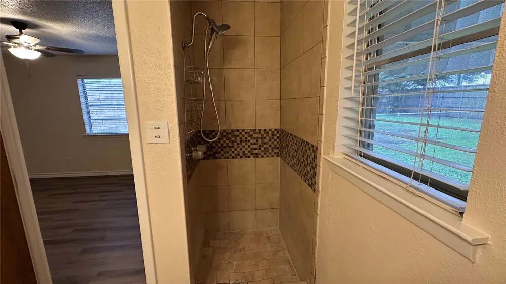 5916 Kary Lynn Drive S Watauga, TX 76148
