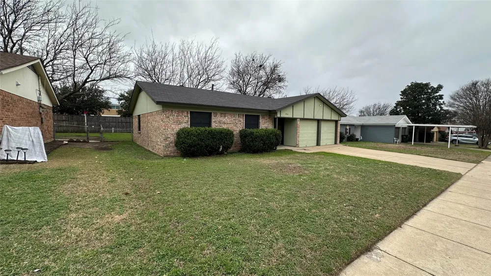 5916 Kary Lynn Drive S Watauga, TX 76148