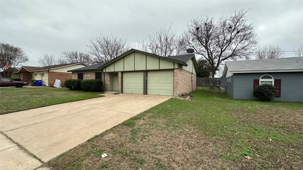 5916 Kary Lynn Drive S Watauga, TX 76148