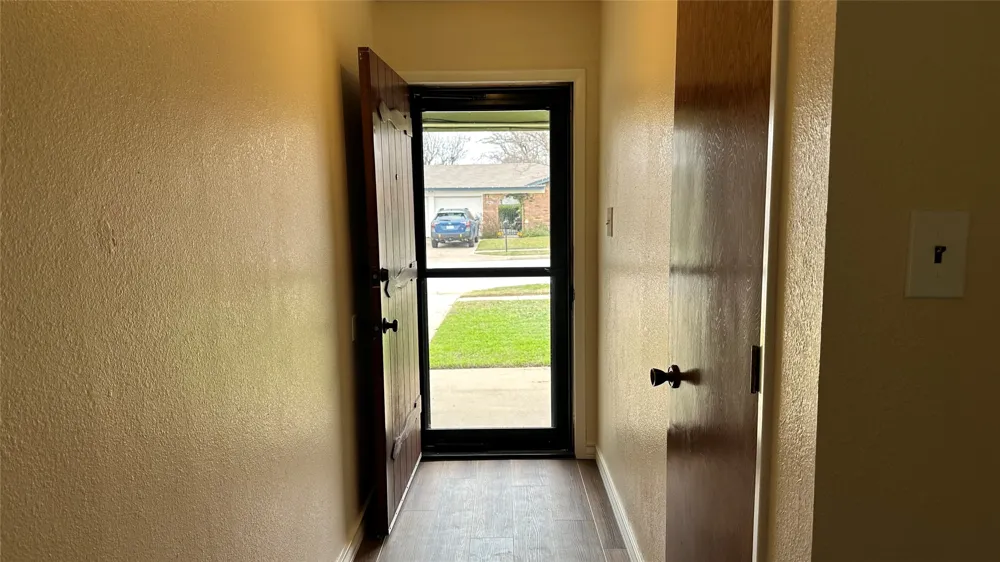 5916 Kary Lynn Drive S Watauga, TX 76148