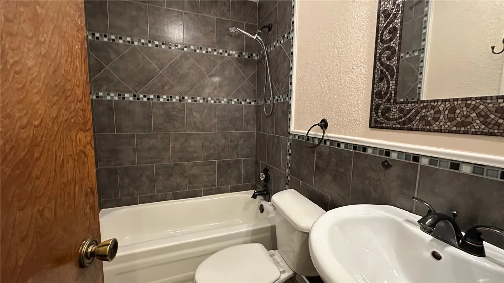 5916 Kary Lynn Drive S Watauga, TX 76148