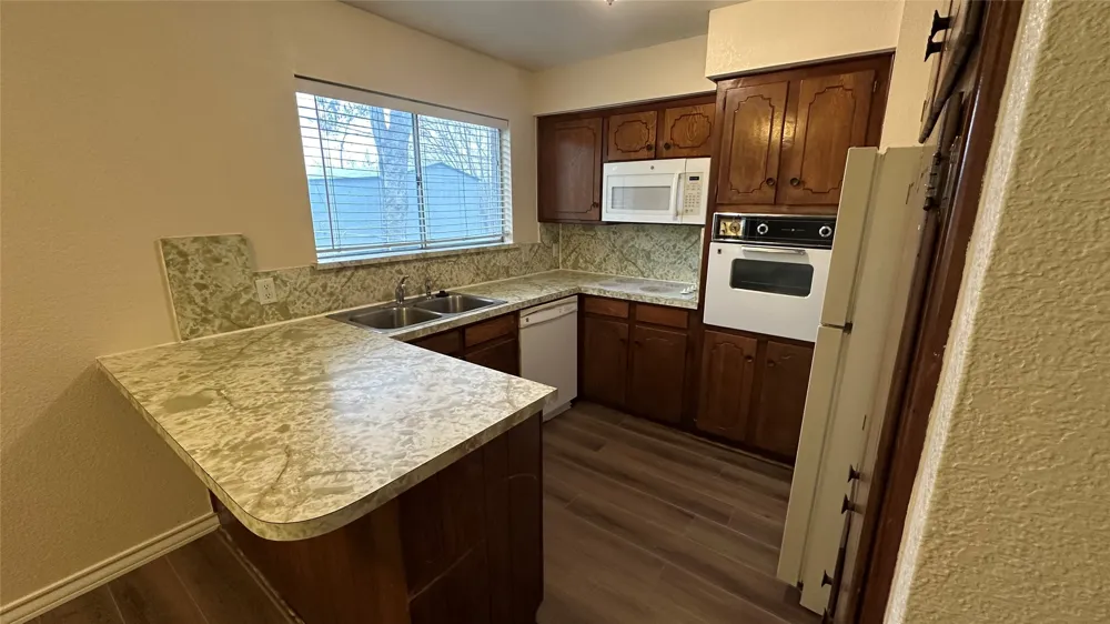 5916 Kary Lynn Drive S Watauga, TX 76148