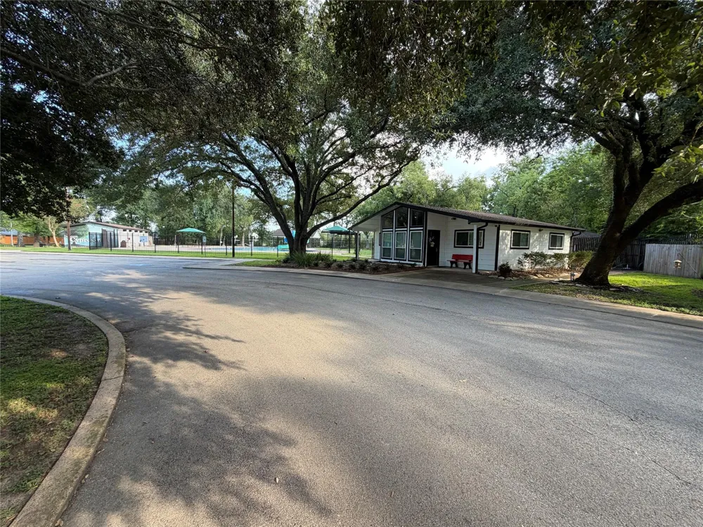 4702 Elmbrook Drive Spring, TX 77388