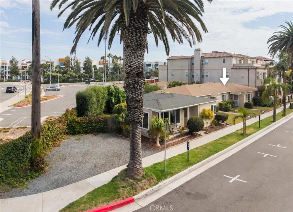 316 2nd Huntington Beach, CA 92648