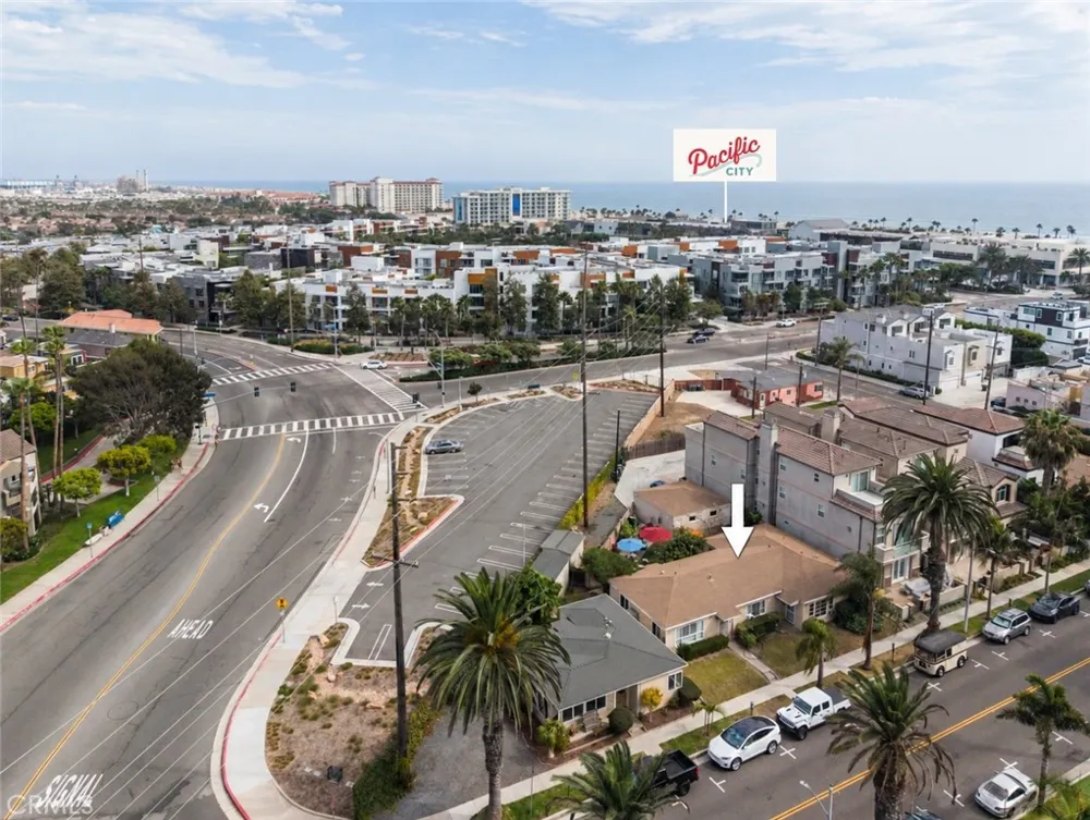 316 2nd Huntington Beach, CA 92648