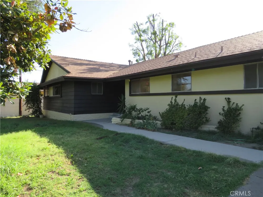 11323 Zelzah Granada Hills, CA 91344