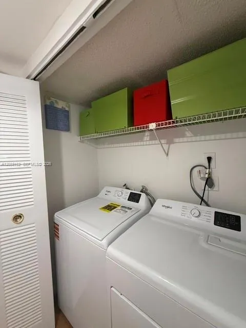 8363 Lake Dr #504 Doral, FL 33166