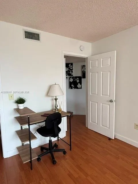8363 Lake Dr #504 Doral, FL 33166
