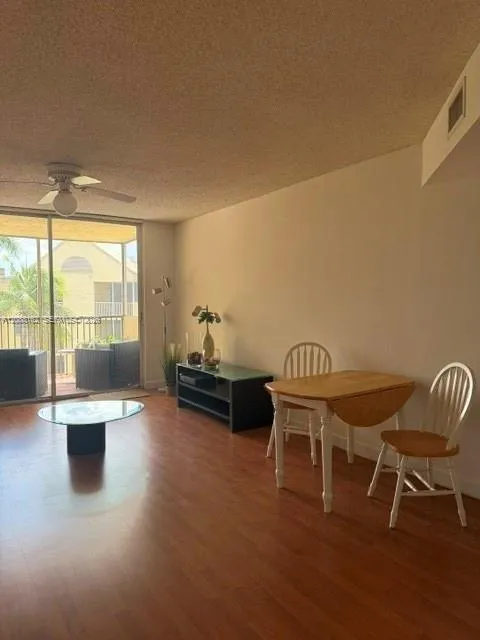 8363 Lake Dr #504 Doral, FL 33166