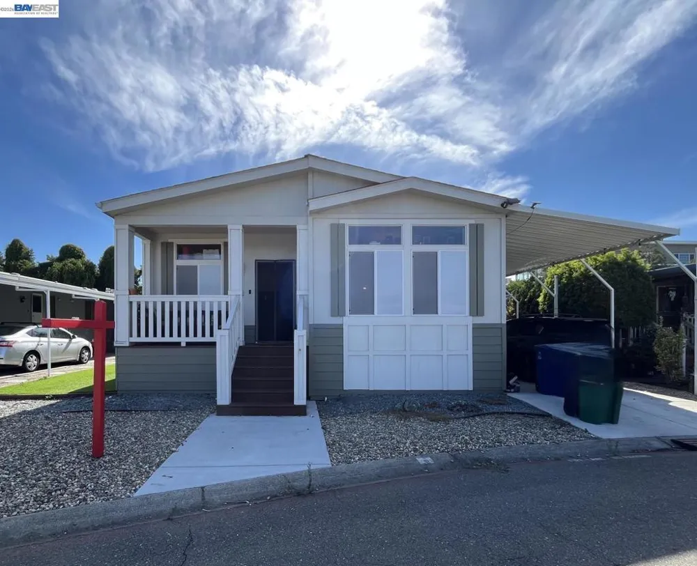2702 Pueblo Creek Hayward, CA 94545