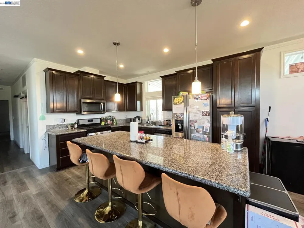 2702 Pueblo Creek Hayward, CA 94545